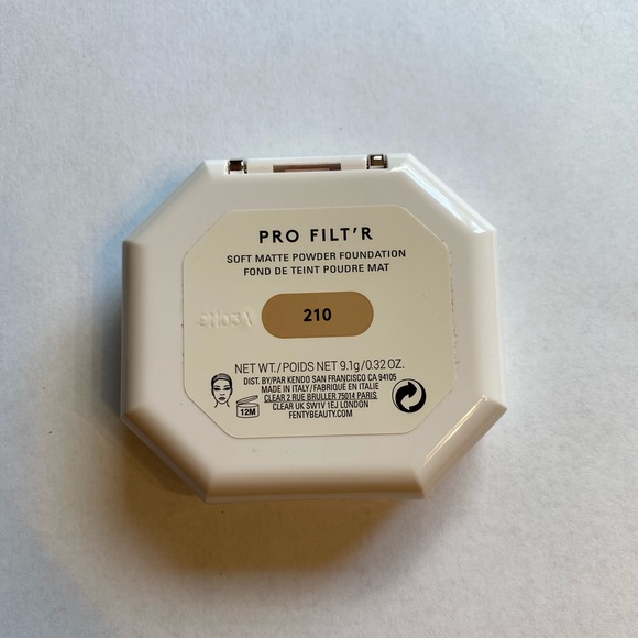Fenty Beauty Pro Filt’r Soft Matte Powder - Picture 4 of 5